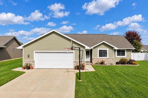 833 S Melcorn Cir, DE PERE, WI, 54115-7126 | Card Image