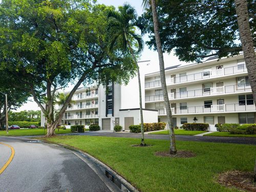 301-24 Abbey Lane, Delray Beach, FL, 33446 | Card Image