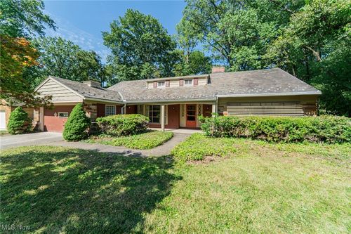 3153 Eastwick Dr, Cleveland Heights, OH, 44118-1249 | Card Image