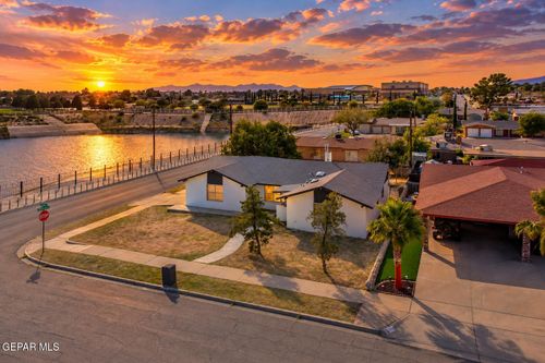 2701 Gaston Dr, El Paso, TX, 79935-1911 | Card Image
