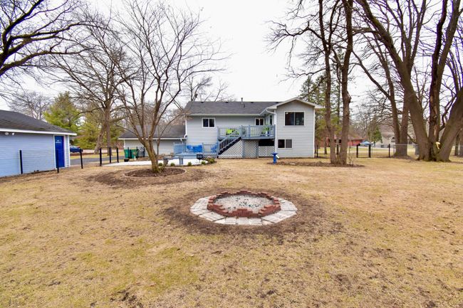 Huge inviting backyard | Image 25