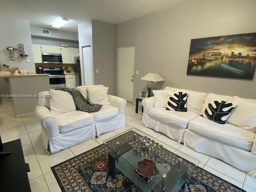11016-7220 Nw 114th Ave, Doral, FL, 33178-5562 | Card Image
