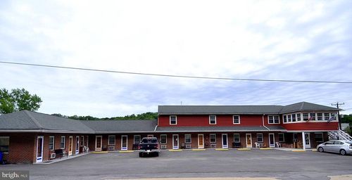 11-268 Wilkes St, BERKELEY SPRINGS, WV, 25411-5300 | Card Image