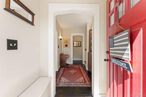 204 Chittenden Ave, Tuckahoe, NY, 10707-1627 | Card Image