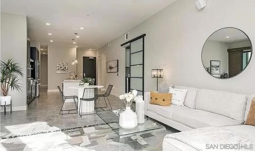 8434 Distinctive Dr, San Diego, CA, 92108-2631 | Card Image