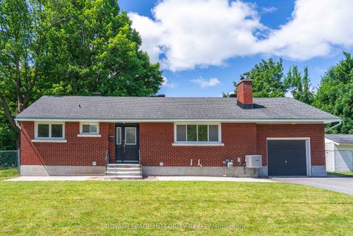 18 Sullivan Ave, Nepean, ON, K2G1T3 | Card Image