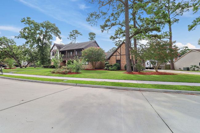 Front of house | Image 6