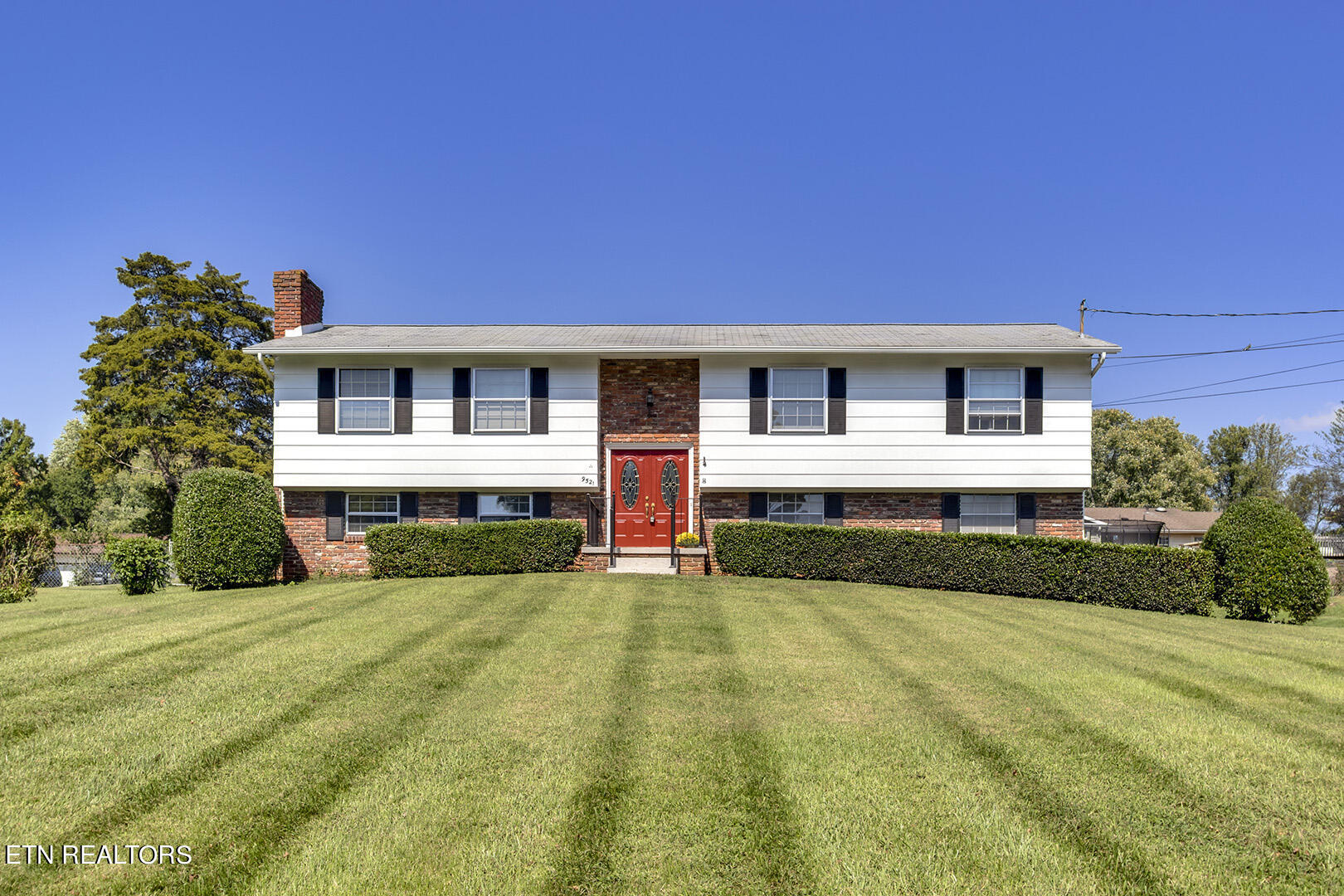 Mobile Dr, Knoxville, TN 37923