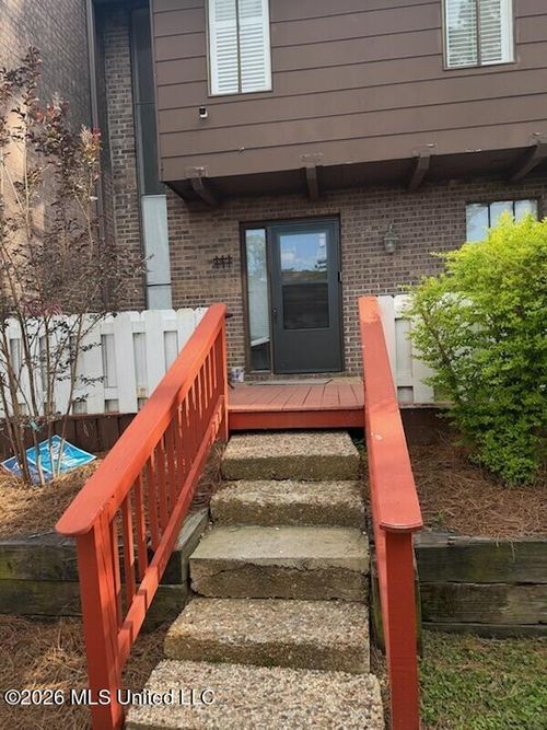 l7-1255 E County Line, Jackson, MS, 39211 | Card Image