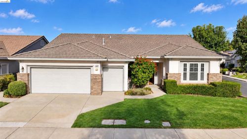 1587 Regent Dr, Brentwood, CA, 94513 | Card Image