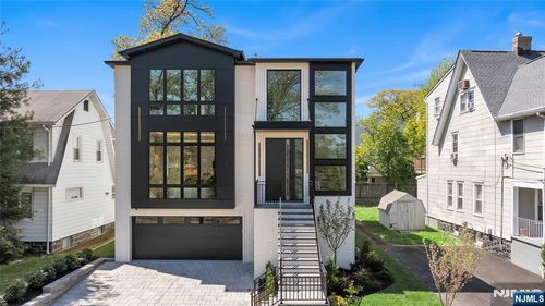 1077 Abbott Blvd, Fort Lee, NJ, 07024-4201 | Card Image