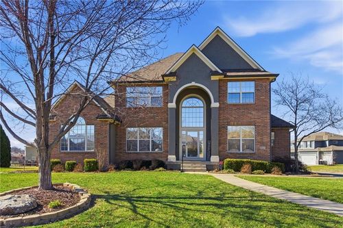 401 Se Hackamore Ct, Lee's Summit, MO, 64082-8205 | Card Image