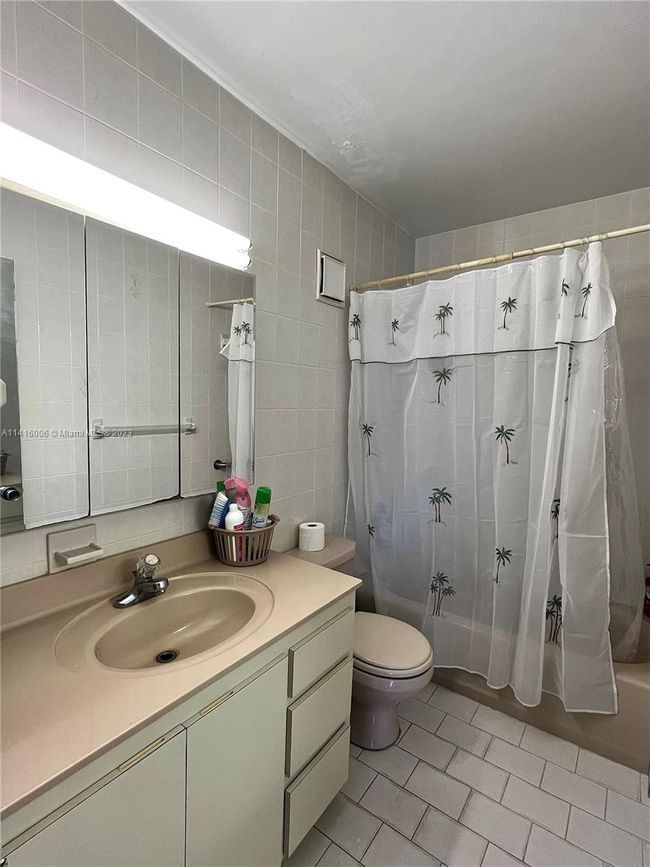 857 W 79 Th Pl, House other with 3 bedrooms, 3 bathrooms and null parking in Hialeah FL | Image 25