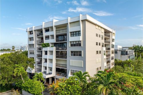 3b-9300 Bay Harbor Ter, Bay Harbor Islands, FL, 33154-2307 | Card Image