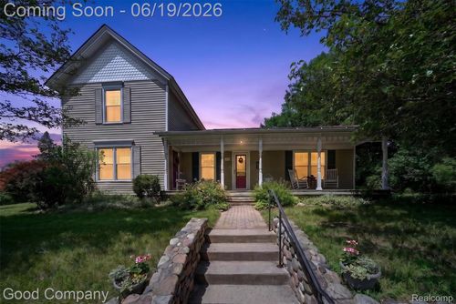 89 S Main St, Clarkston, MI, 48346-1527 | Card Image