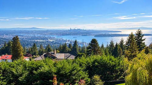 1098 Hillside Rd, West Vancouver, BC, V7S2E9 | Card Image