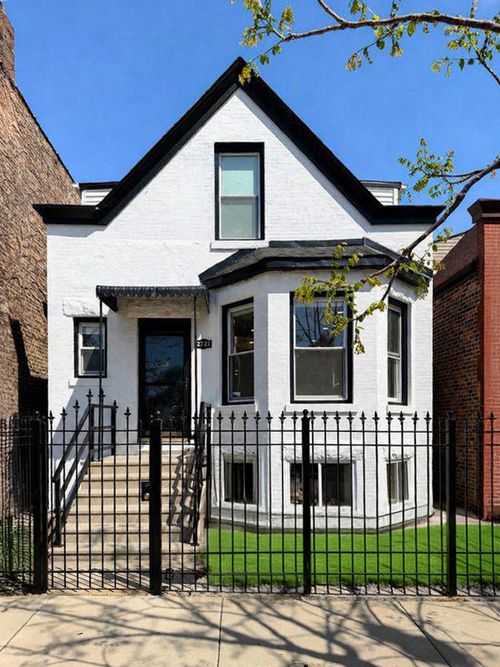 2721 N Western Ave, Chicago, IL, 60647-2015 | Card Image