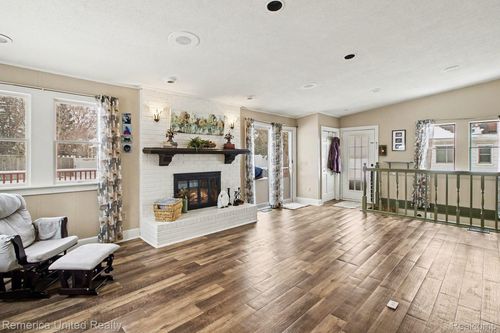 224 S 2nd St, Brighton, MI, 48116-1407 | Card Image