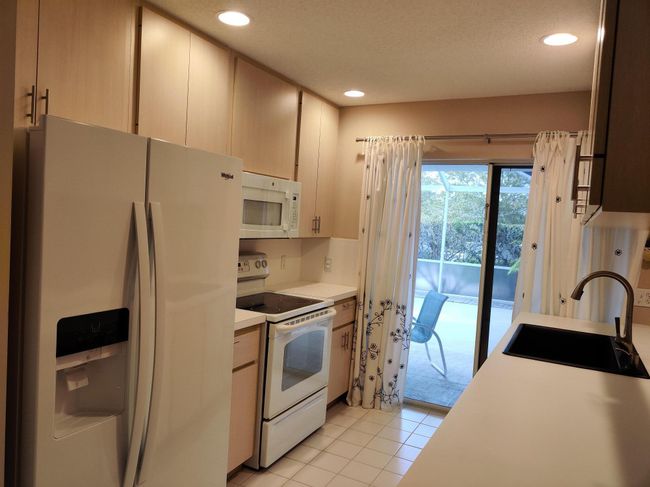 1535 Sw Waterfall Blvd, Condo with 2 bedrooms, 2 bathrooms and null parking in Palm City FL | Image 8