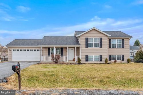 44 Spyglass Dr, MARTINSBURG, WV, 25403-1394 | Card Image