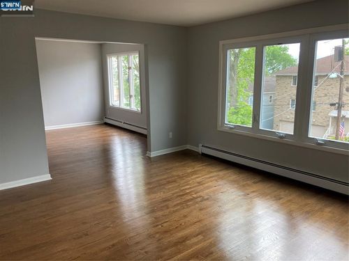 174 Maple St, Fairview, NJ, 07022-2304 | Card Image