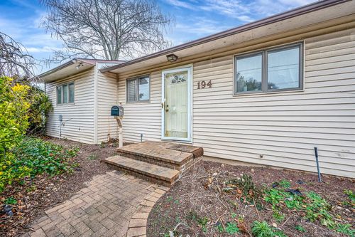 194 Central Park Rd, Plainview, NY, 11803-2033 | Card Image