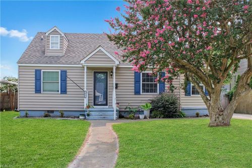 3452 W Bonner Dr, Norfolk, VA, 23513-4251 | Card Image