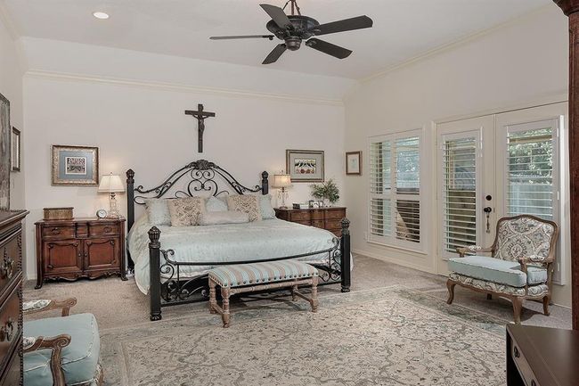Large Master Suite - New Carpet (2022) | Image 17