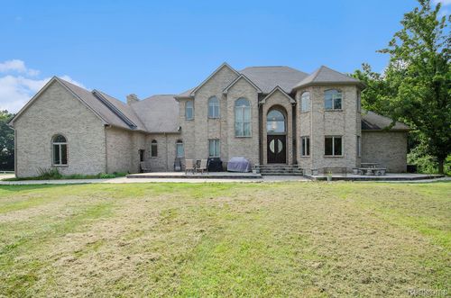 4196 Kensington Rd, Milford, MI, 48380-3002 | Card Image