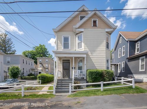 43 2nd Ave, Kingston, NY, 12401-3227 | Card Image