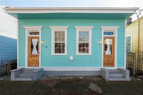 921 Louisa St, New Orleans, LA, 70117-6738 | Card Image