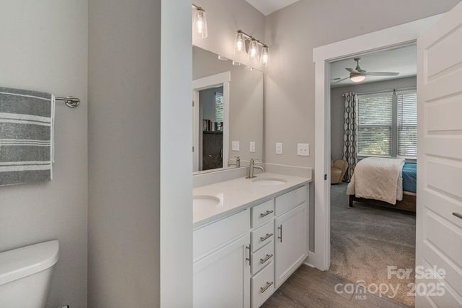 Primary Bathroom | Image 21