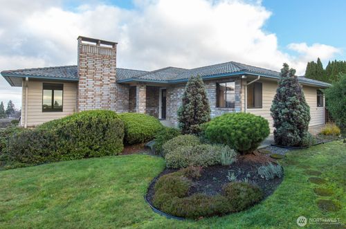 527 S Liberty St, Port Angeles, WA, 98362-6649 | Card Image