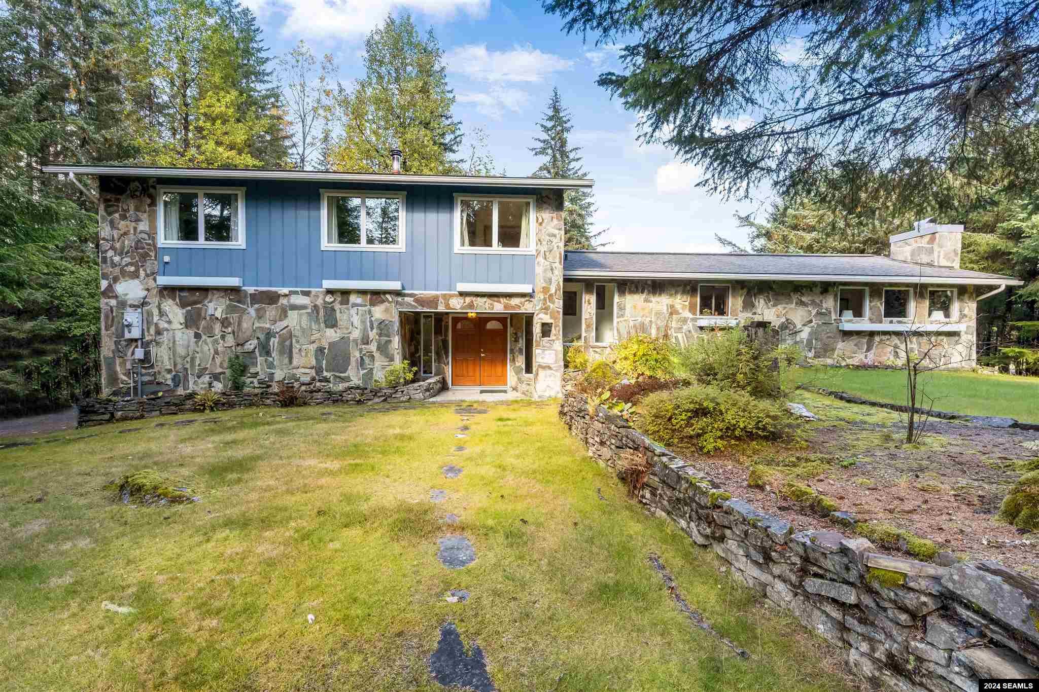 View Dr, Juneau, AK 99801