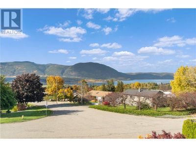 2270 3 Ave Se, House other with 4 bedrooms, 3 bathrooms and 2 parking in Salmon Arm BC | Image 2