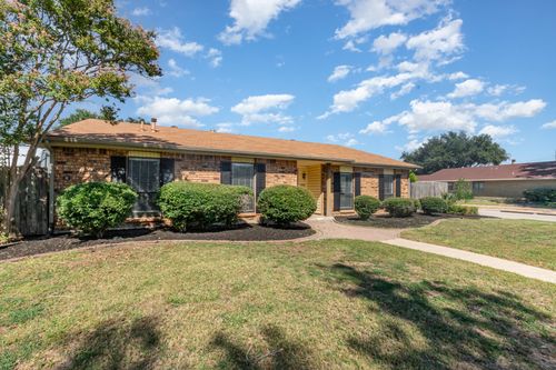 5065 Pemberton Ln, The Colony, TX, 75056-2072 | Card Image