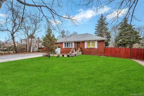 452 Nostrand Ave, Central Islip, NY, 11722-1826 | Card Image