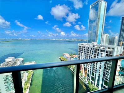 2402 - 460 Ne 28 St, Condo with 1 bedrooms, 1 bathrooms and null parking in Miami FL | Image 3