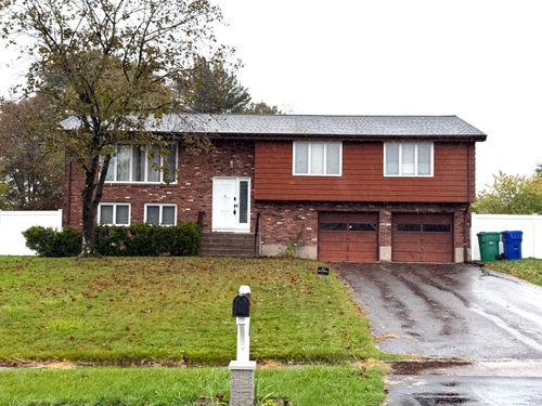 4 Skinner Dr, Bloomfield, CT, 06002-2612 | Card Image