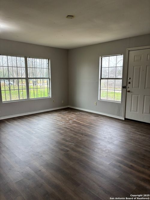 apt-2-5534 San Fernando St, San Antonio, TX, 78237-1890 | Card Image