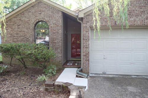 1374 The Kings Ct, Lexington, KY, 40515-2002 | Card Image