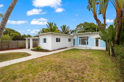 402 Nw 110th St, House other with 2 bedrooms, 2 bathrooms and null parking in Miami FL | Image 2