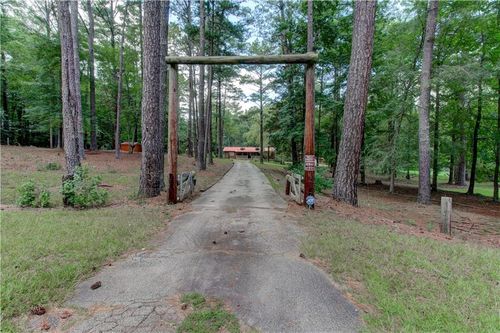 4009 Highway 138 Sw, Stockbridge, GA, 30281-5636 | Card Image