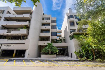 135 - 141 Crandon Blvd, Condo with 3 bedrooms, 3 bathrooms and null parking in Key Biscayne FL | Image 1