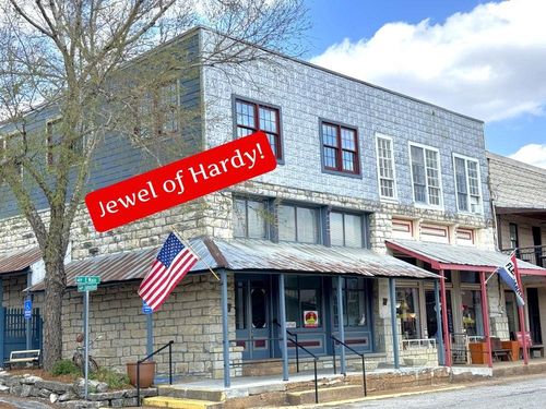 200 E Main St, Hardy, AR, 72542-9028 | Card Image