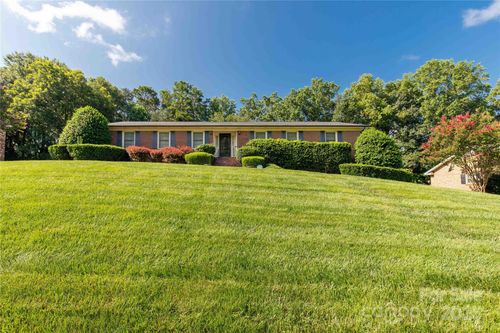 2411 Sandlewood Dr, Gastonia, NC, 28054-2771 | Card Image