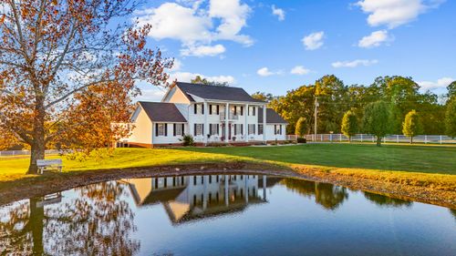 2001 Guynn Rd, Paint Lick, KY, 40461-8405 | Card Image