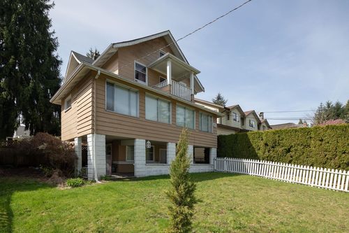 322 First St, New Westminster, BC, V3L2G6 | Card Image