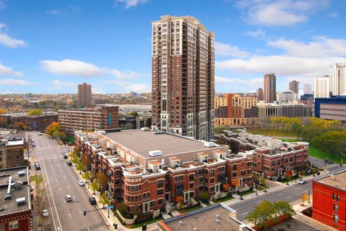 apt-2707-500 E Grant St, Minneapolis, MN, 55404-2184 | Card Image