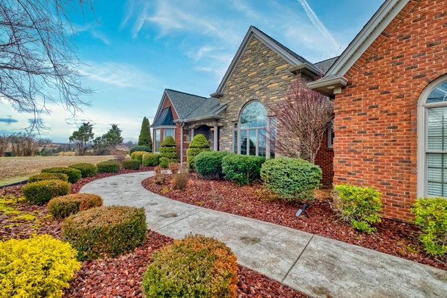 122 Fairway Acres Dr, Home with 7 bedrooms, 5 bathrooms and 3 parking in Dunmor KY | Image 8